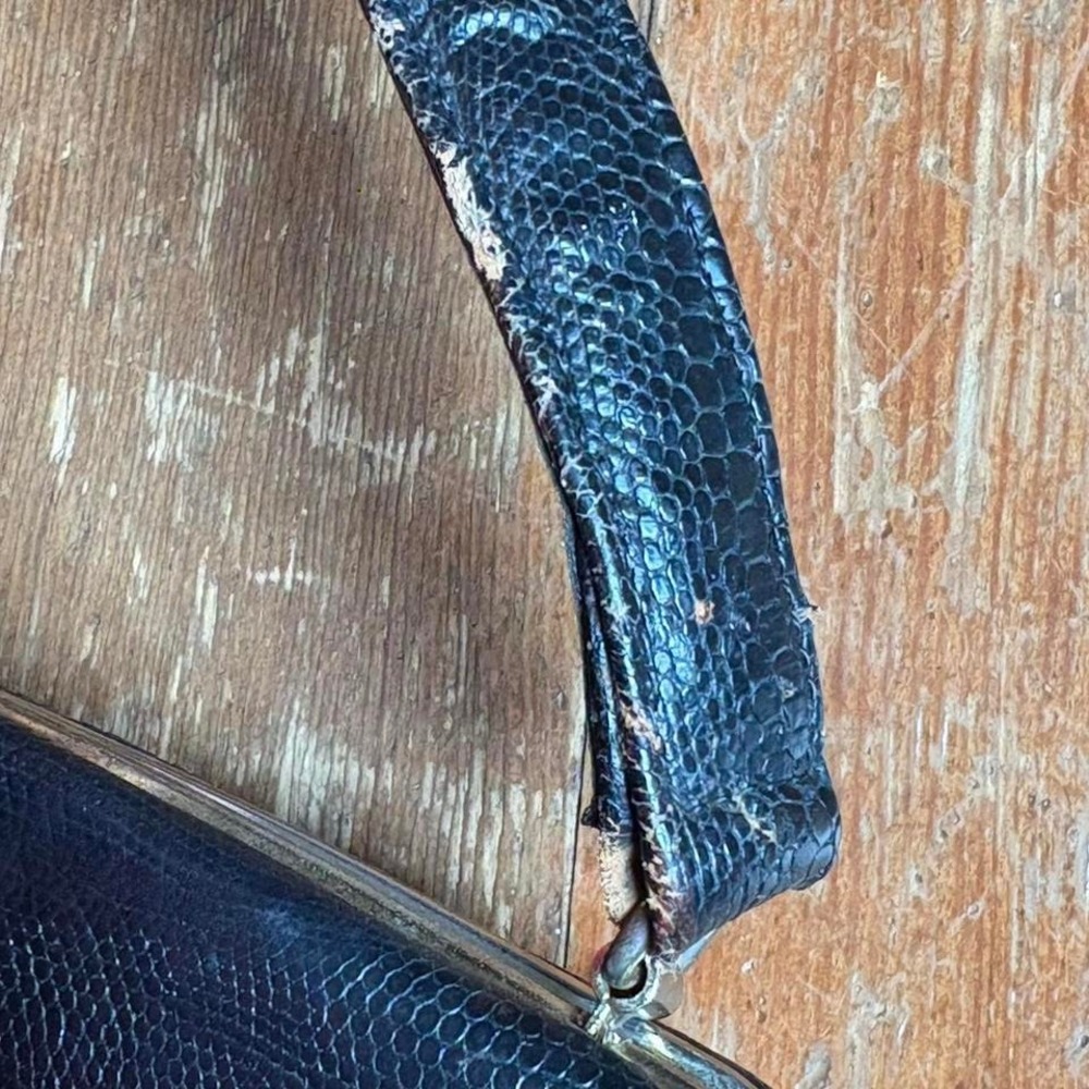 Black faux snakeskin vintage clutch bag - Picture 4 of 4